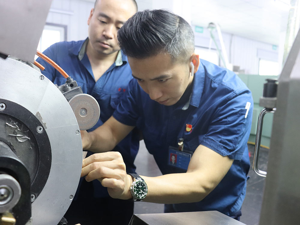 黨員(yuán)先鋒----技(jì)術(shù)攻關